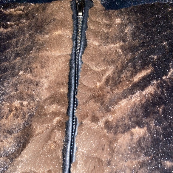 Pamela McCoy Faux Fur Coat Medium - Picture 4 of 8